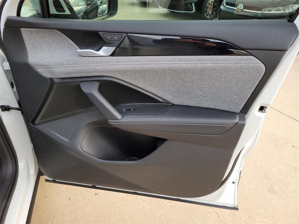 used 2025 Volkswagen Tiguan car, priced at $26,900