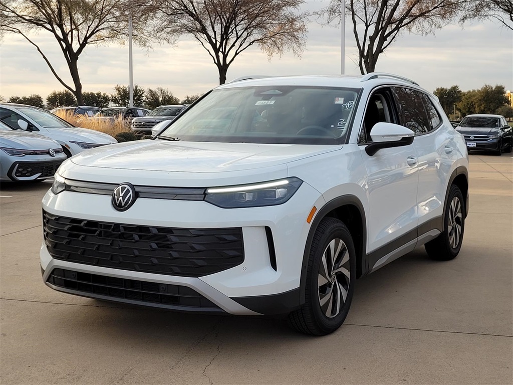 used 2025 Volkswagen Tiguan car, priced at $26,900