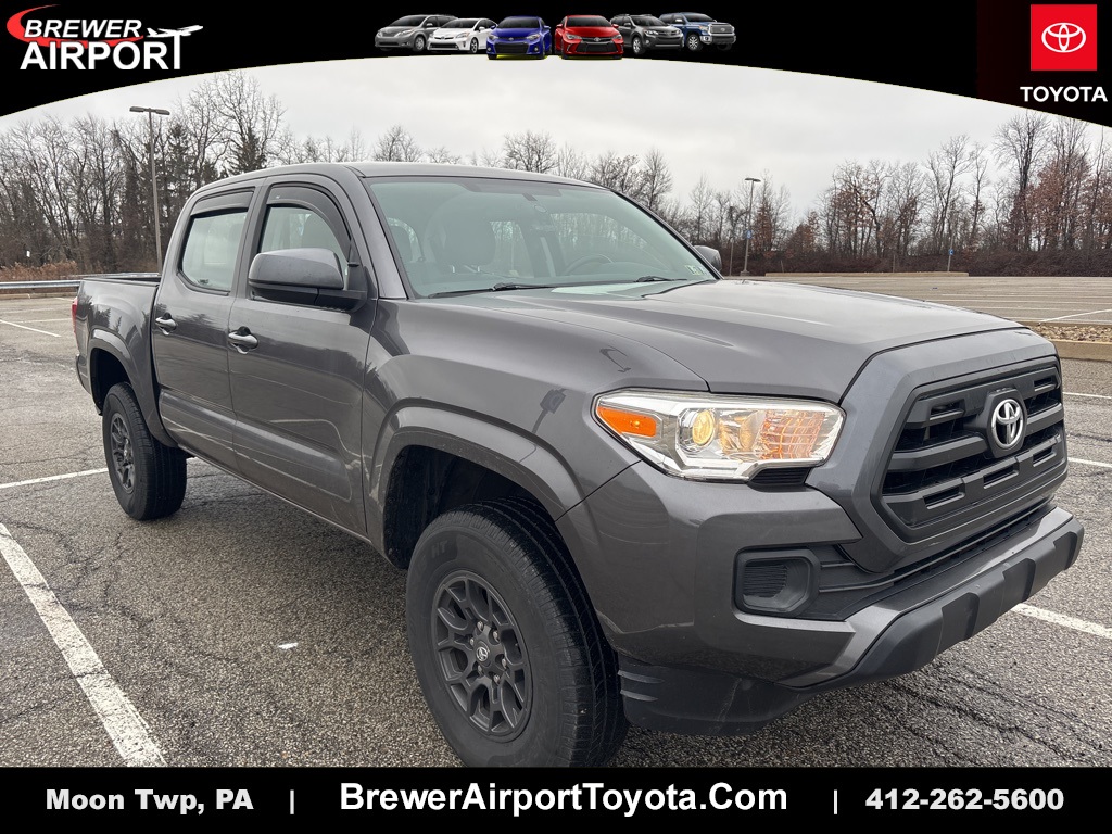 2016 Toyota Tacoma SR's photo