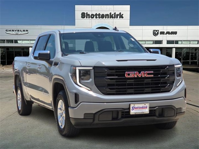 2024 GMC Sierra 1500 SLE's photo