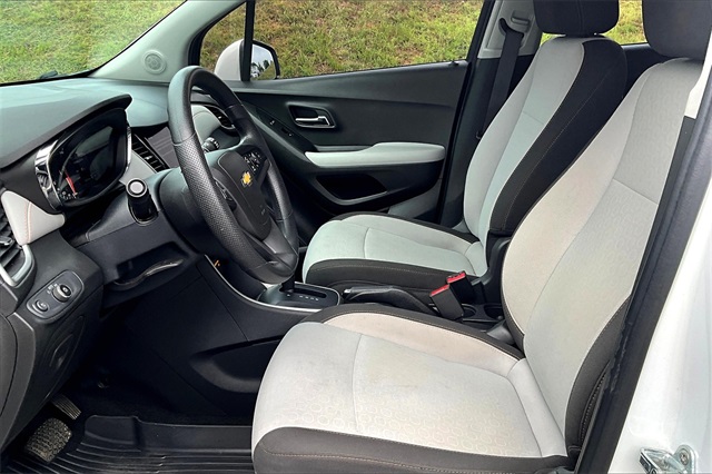 2021 Summit White Chevrolet Trax LS FWD SUV