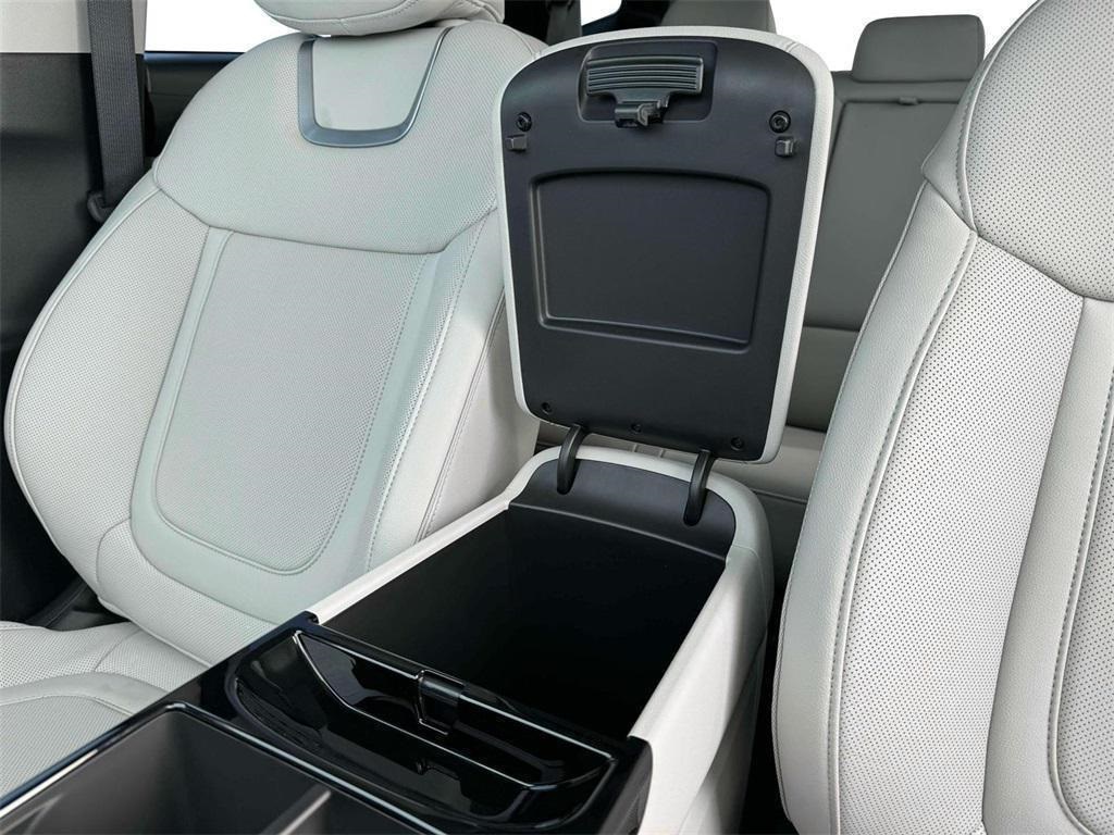 2025 Hyundai Tucson Limited photo 18