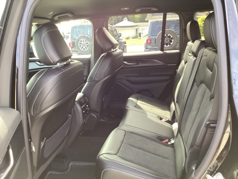 2025 Jeep Grand Cherokee Altitude X photo 16
