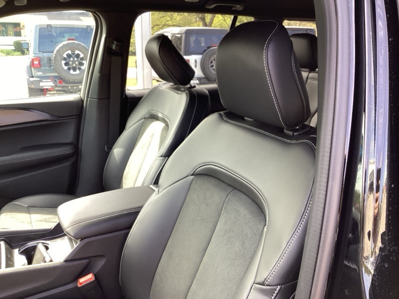 2025 Jeep Grand Cherokee Altitude X photo 21
