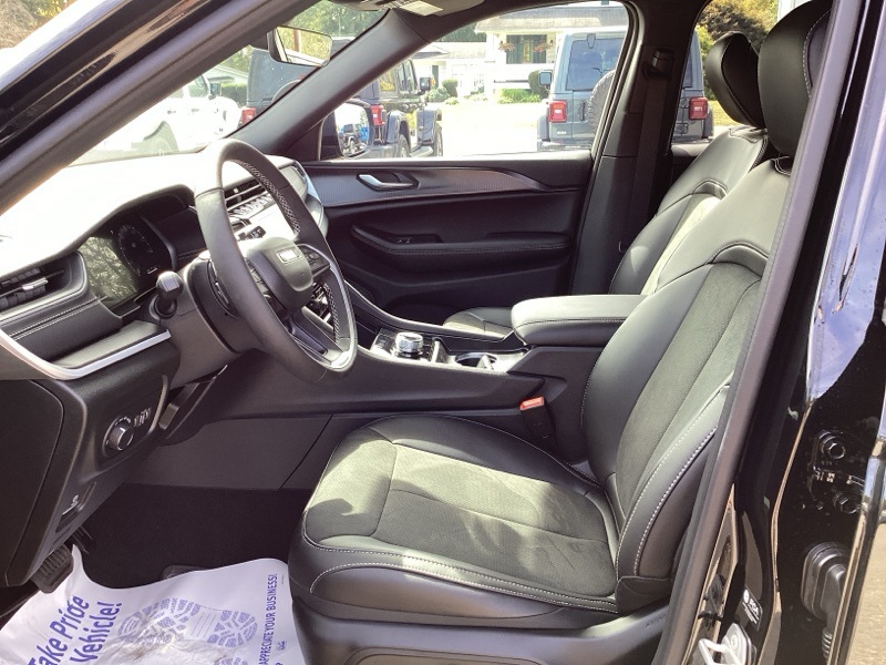 2025 Jeep Grand Cherokee Altitude X photo 22