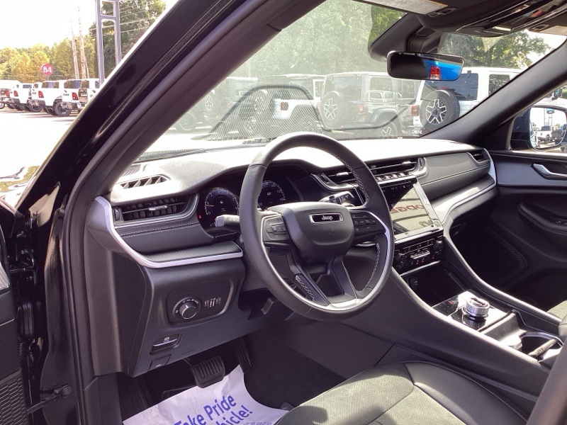 2025 Jeep Grand Cherokee Altitude X photo 23