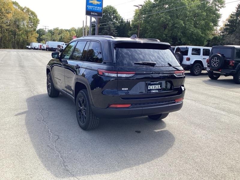 2025 Jeep Grand Cherokee Altitude X photo 4