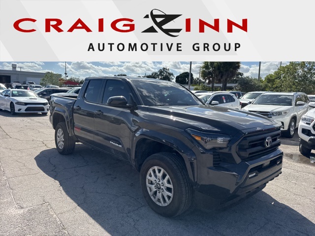 2025 Toyota Tacoma SR5's photo