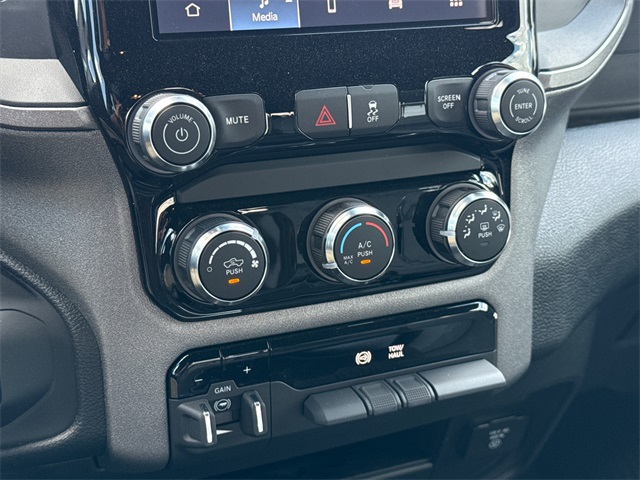 2026 Ram 2500 Tradesman photo 24