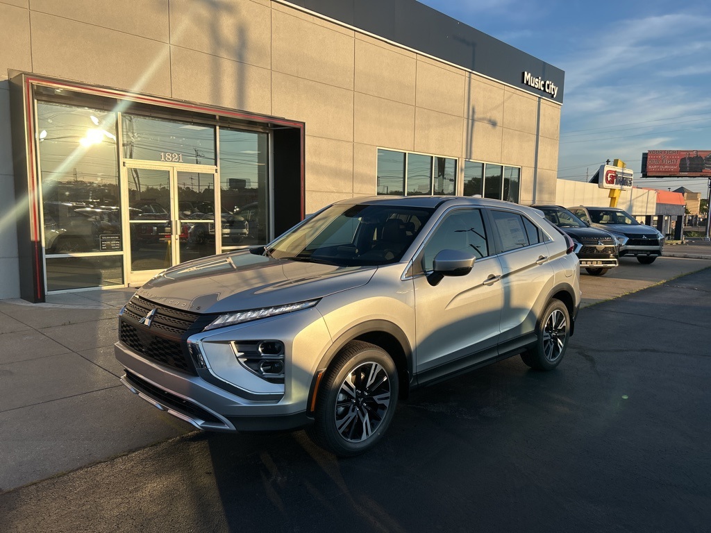 2025 Mitsubishi Eclipse Cross SE's photo