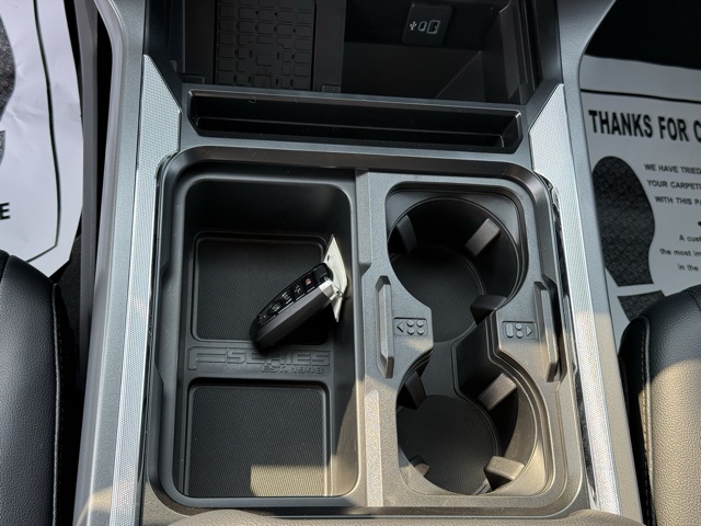 2025 Ford F-350 Super Duty Lariat