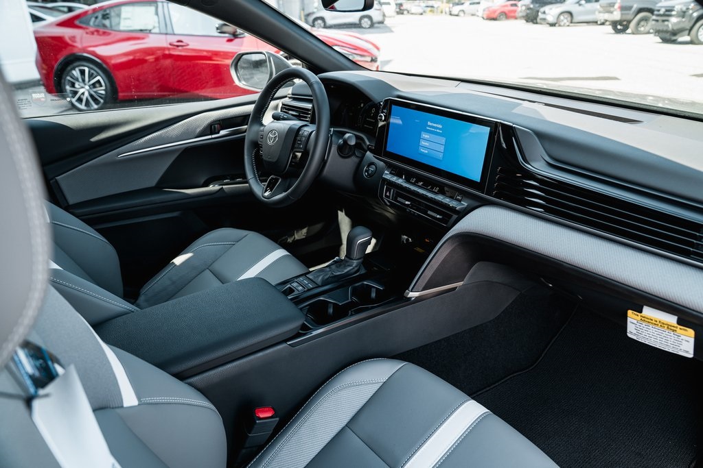 2025 Toyota Camry SE photo 10