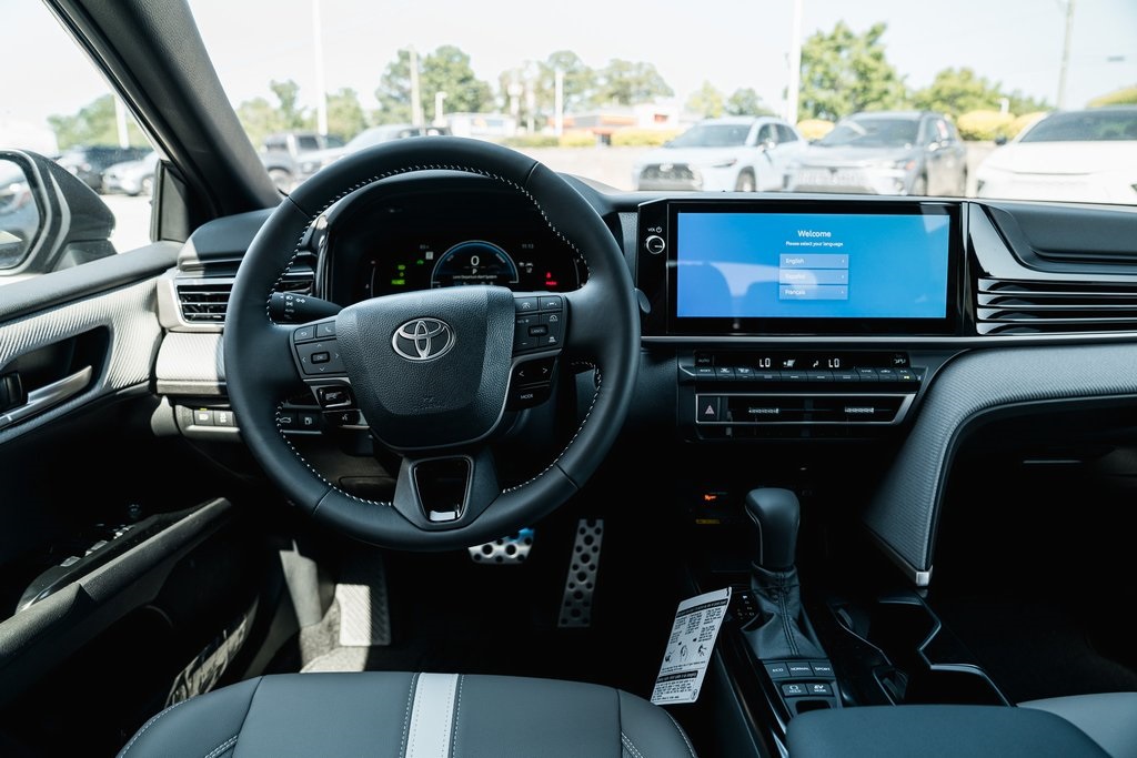 2025 Toyota Camry SE photo 12