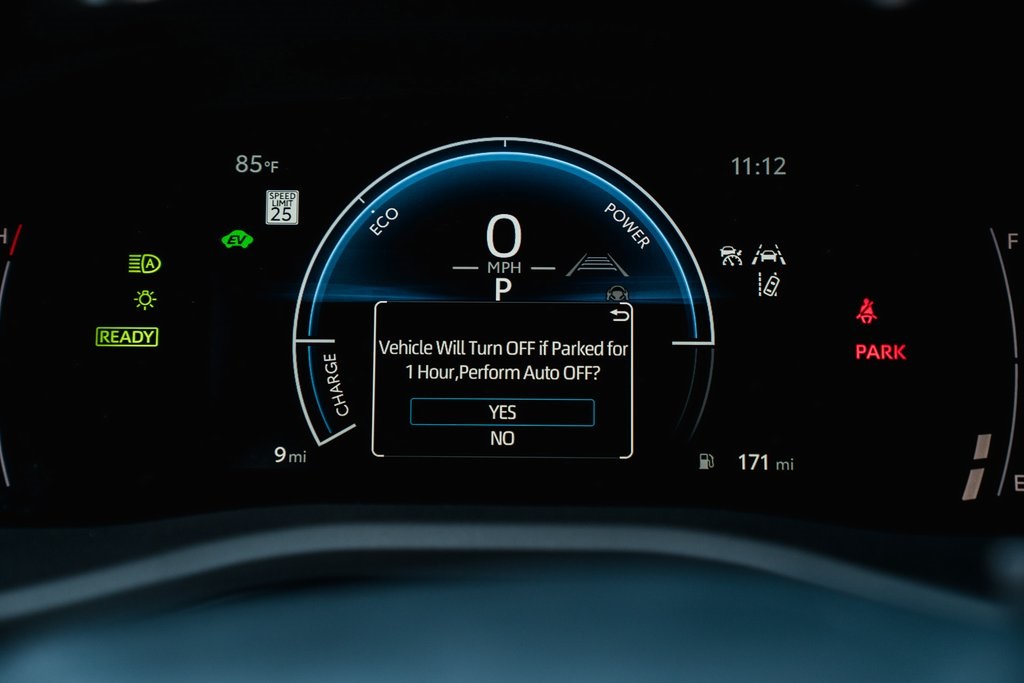2025 Toyota Camry SE photo 14