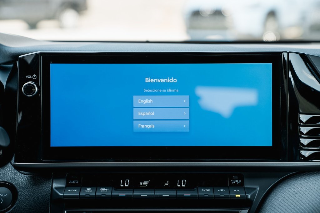 2025 Toyota Camry SE photo 19