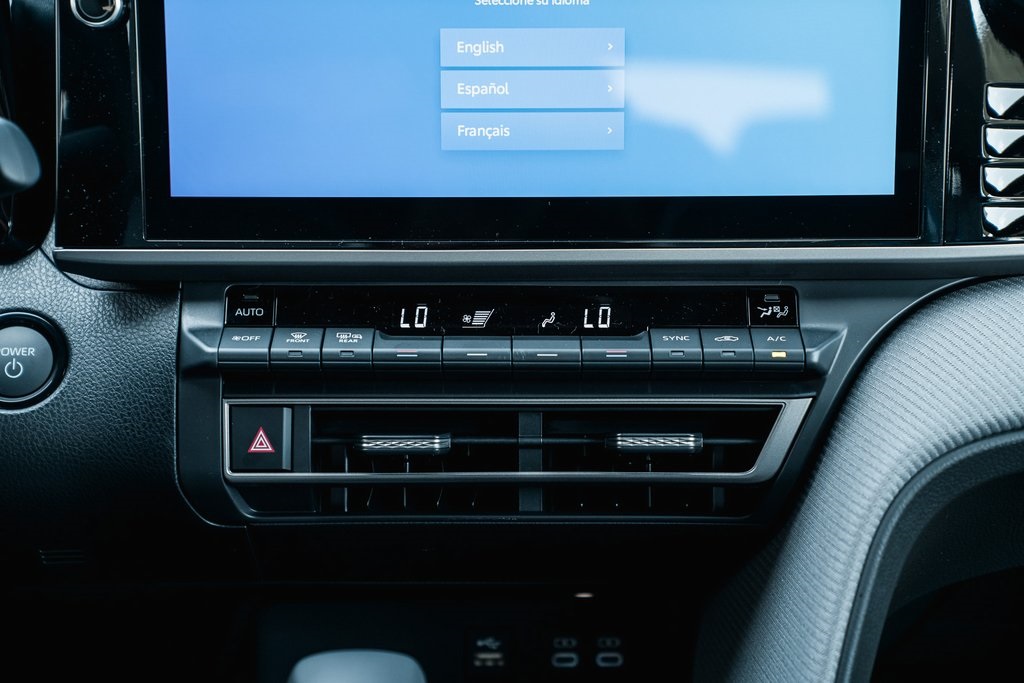 2025 Toyota Camry SE photo 21