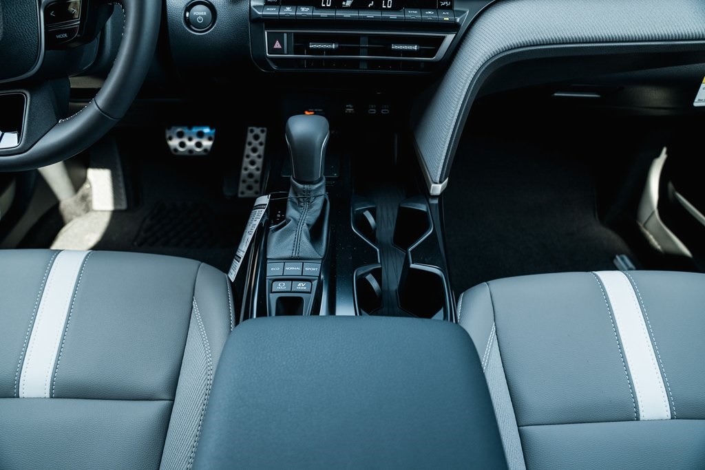 2025 Toyota Camry SE photo 22