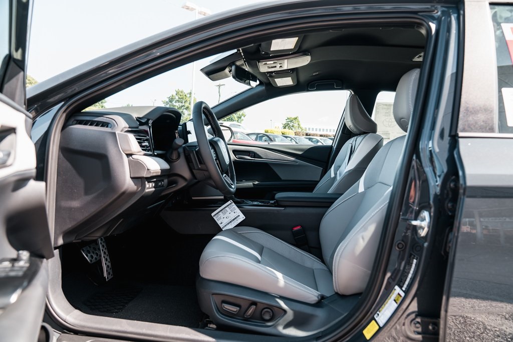 2025 Toyota Camry SE photo 23