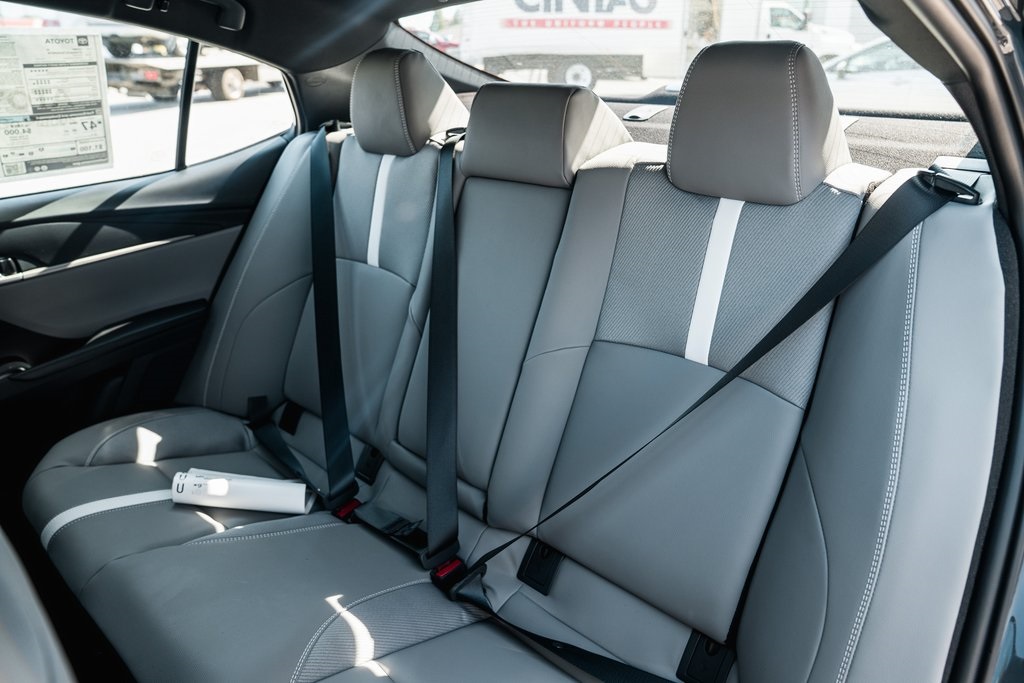 2025 Toyota Camry SE photo 26