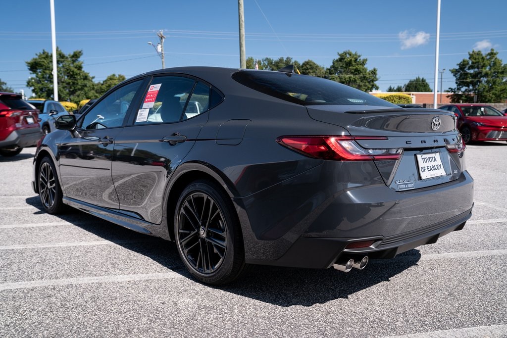 2025 Toyota Camry SE photo 5