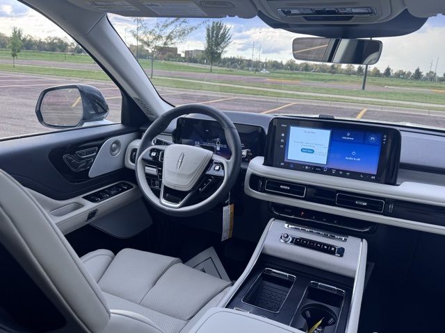 2025 Lincoln Aviator Reserve photo 9