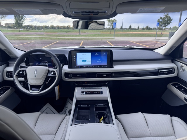 2025 Lincoln Aviator Reserve photo 10