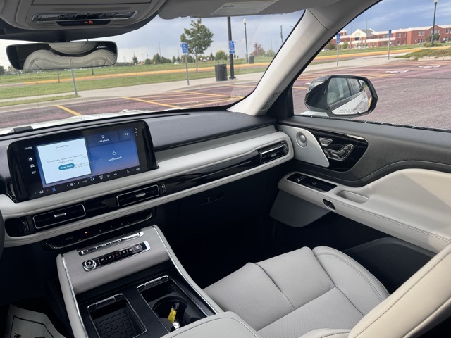 2025 Lincoln Aviator Reserve photo 11