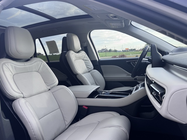 2025 Lincoln Aviator Reserve photo 16