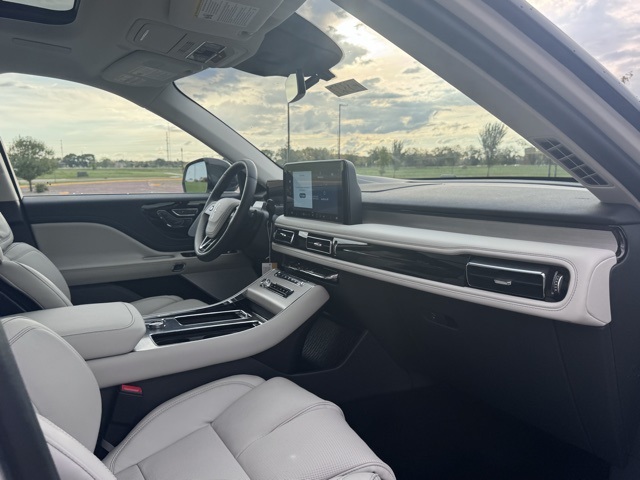 2025 Lincoln Aviator Reserve photo 18