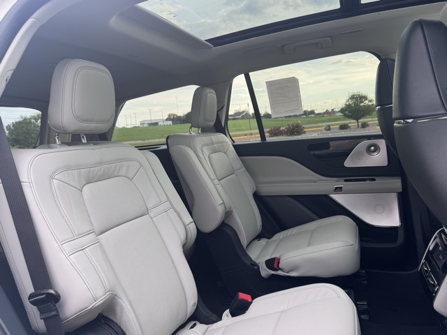 2025 Lincoln Aviator Reserve photo 21