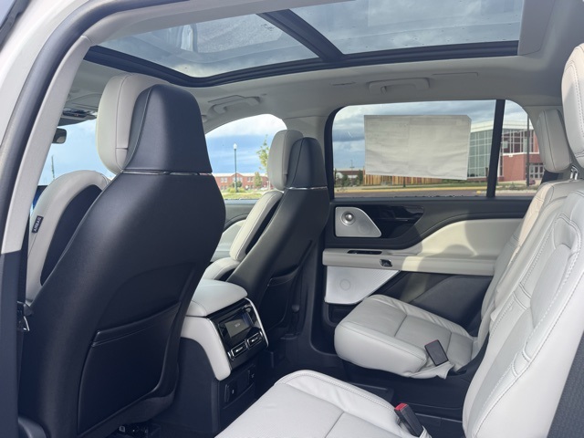 2025 Lincoln Aviator Reserve photo 25