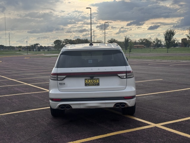 2025 Lincoln Aviator Reserve photo 27