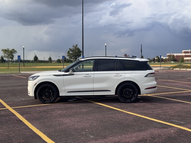 2025 Lincoln Aviator Reserve photo 32