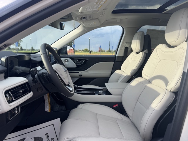 2025 Lincoln Aviator Reserve photo 3