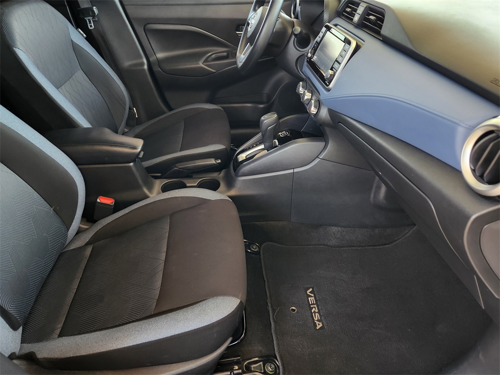 2023 Nissan Versa 1.6 SV photo 11