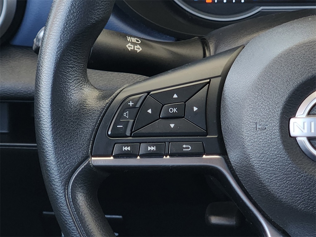 2023 Nissan Versa 1.6 SV photo 22