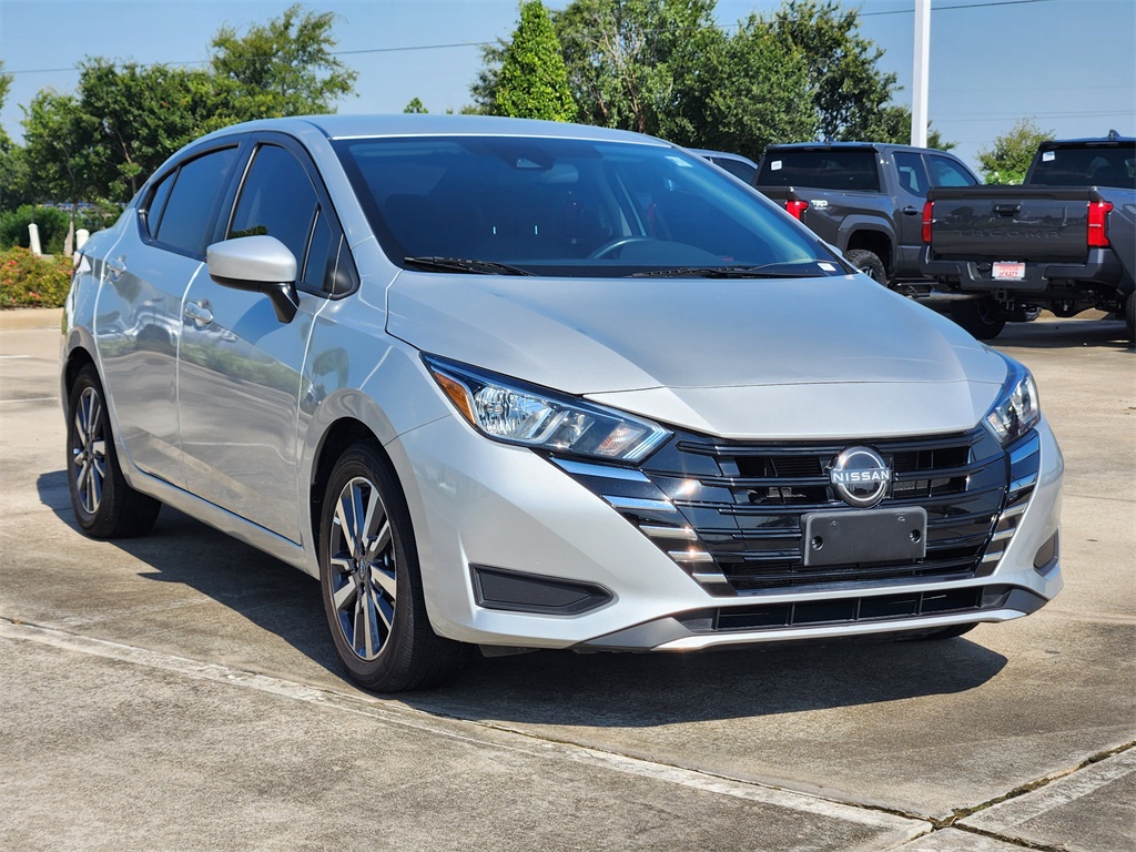 2023 Nissan Versa 1.6 SV photo 2