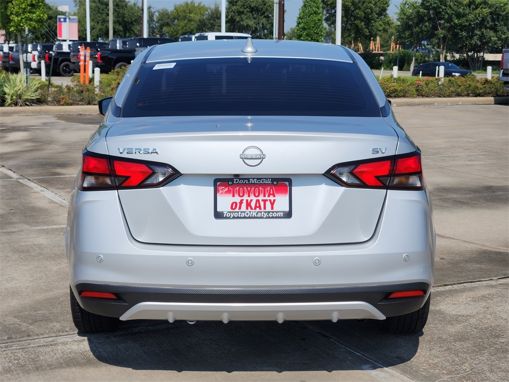 2023 Nissan Versa 1.6 SV photo 5