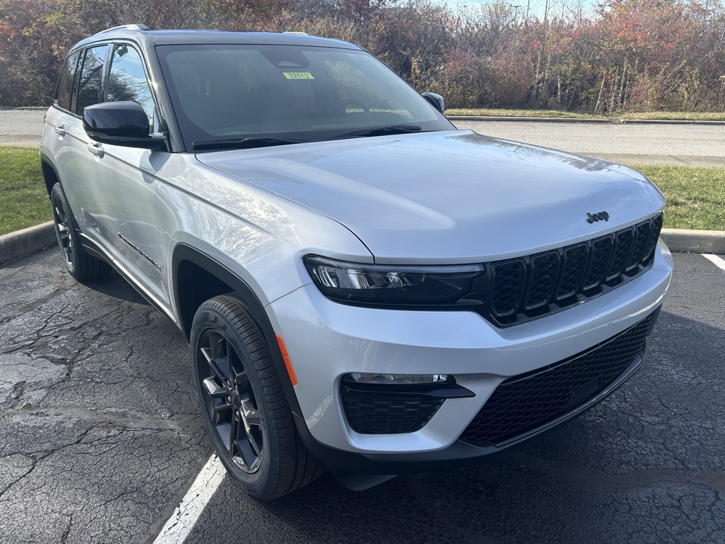 new 2025 Jeep Grand Cherokee car, priced at $50,735