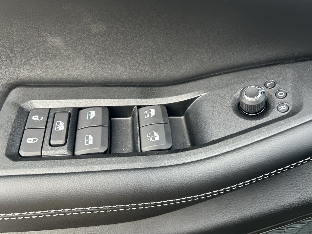 new 2025 Jeep Grand Cherokee car, priced at $50,735