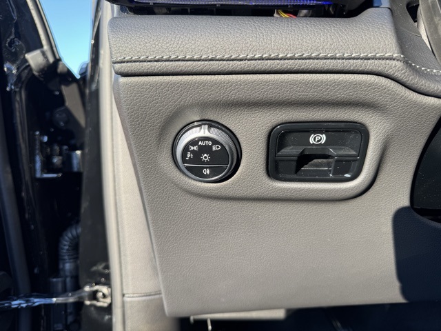 2025 Mercedes Benz 350 4MATIC photo 20