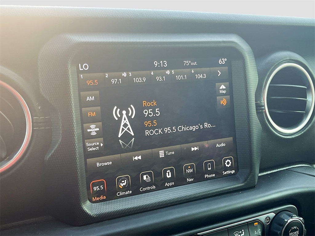 2021 Jeep Wrangler Unlimited Sahara photo 13