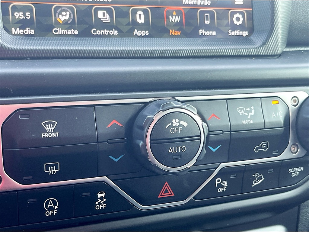 2021 Jeep Wrangler Unlimited Sahara photo 14