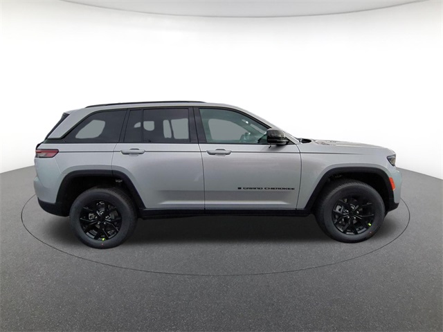 new 2025 Jeep Grand Cherokee car, priced at $42,711