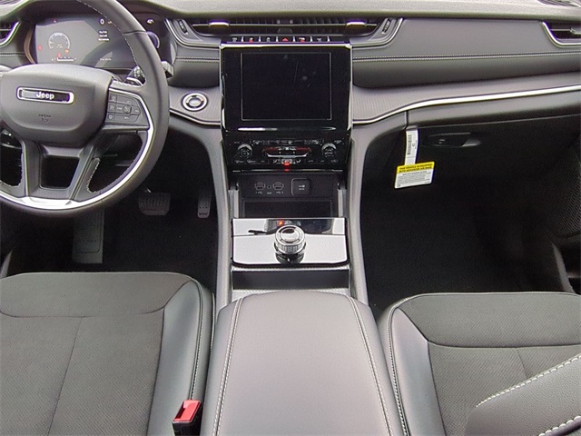 new 2025 Jeep Grand Cherokee car, priced at $42,711