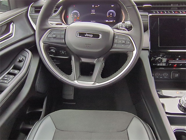 new 2025 Jeep Grand Cherokee car, priced at $42,711