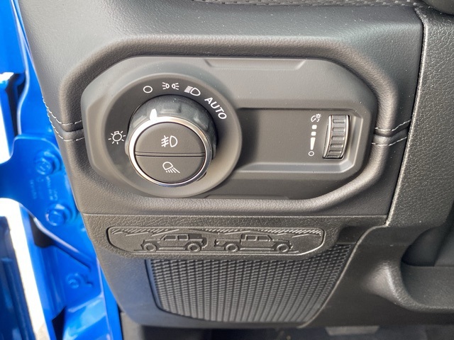 new 2025 Jeep Gladiator car, priced at $48,562