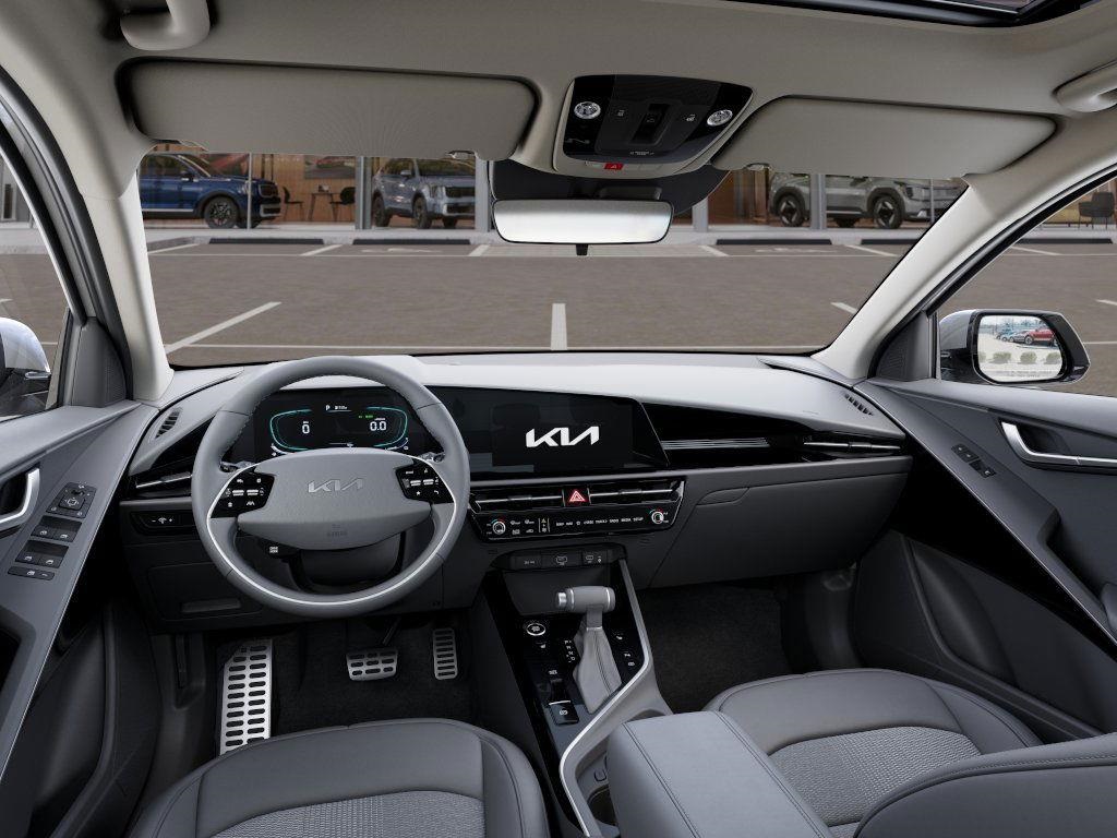 2025 Kia Niro EX Touring - Photo 14