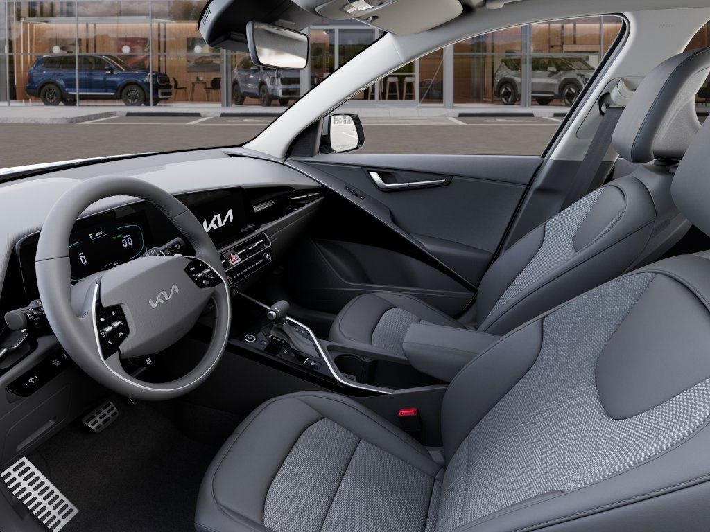 2025 Kia Niro EX Touring - Photo 17