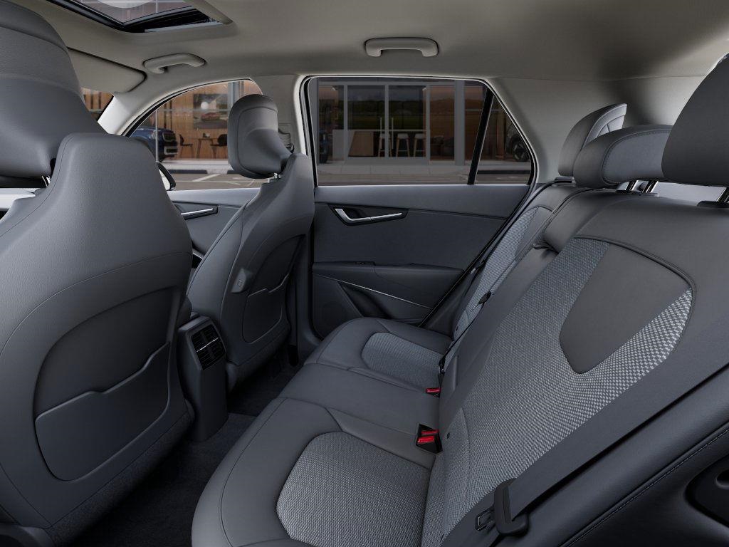 2025 Kia Niro EX Touring - Photo 18